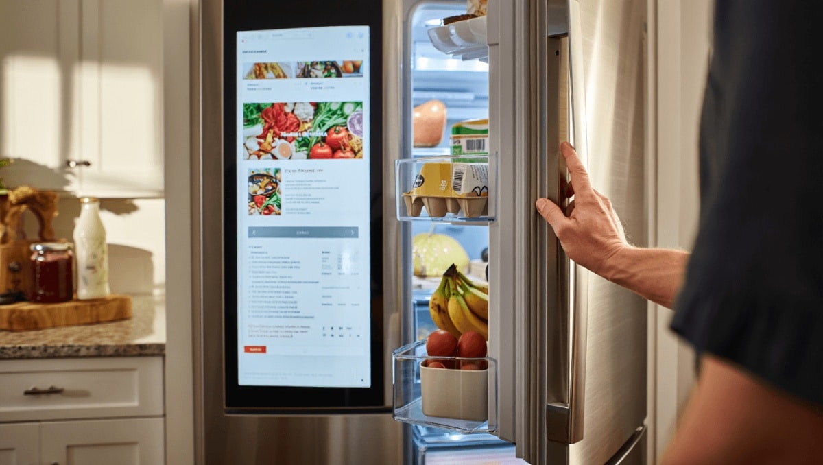 
                    Samsung packt KI in den Kühlschrank – und Google Gemini schlägt dir Rezepte vor
                