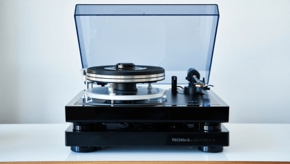 TechDAS Air Force IV: Luftlager, Vakuum und bis zu drei Tonarme