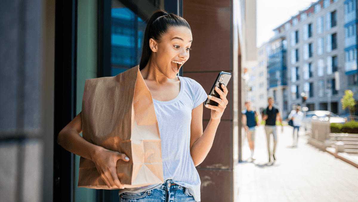 Deal
                    Zalando Plus verschenkt Wolt+: So sichert Ihr Euch bis zu 12 Monate Gratis-Lieferung
                    
                     23.04.2026
                    
                        Zalando verschenkt ab sofort bis zu 12 Monate Wolt+ an seine treuesten Kunden. Das Lieferdienst-Abo kostet regulär 4,99€ im Monat. Wer bei Zalando Plus den richtigen Status hat, bekommt es...