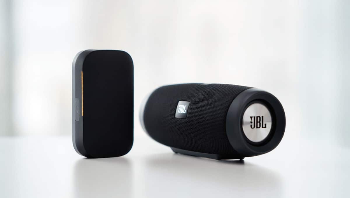 JBL bringt smarte Ladecases und Hi-Res-Klang