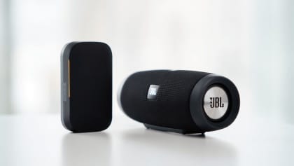 JBL bringt smarte Ladecases und Hi-Res-Klang
