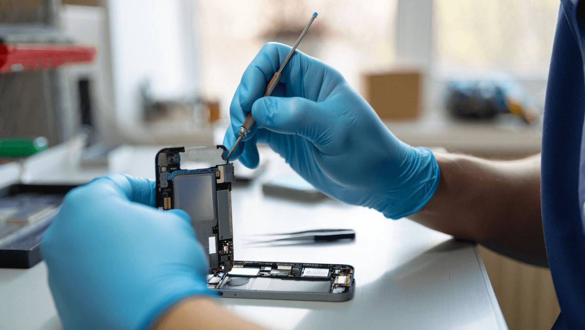 Display selbst reparieren oder nicht? Fachwerkstätten warnen vor diesen Risiken