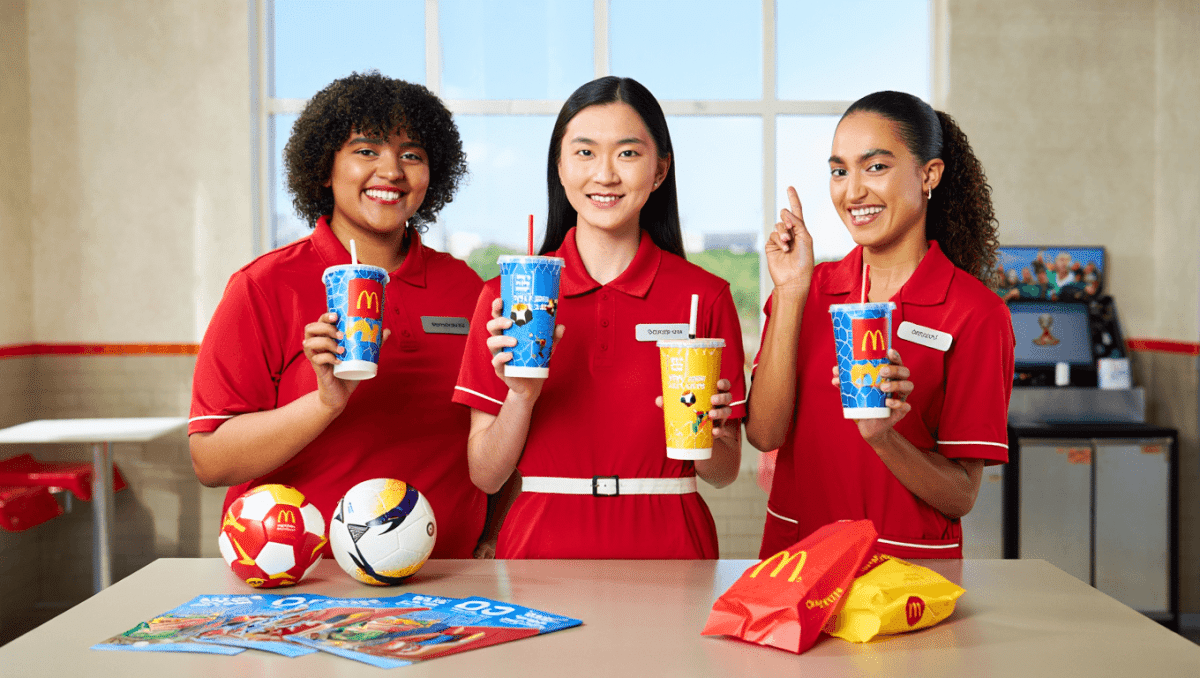 Deal
                    McDonald’s WM-Menü 2026: Alle Sammelbecher & Menüs im Überblick – So sichert Ihr Euch die Stars
                    
                     4.06.2026
                    
                        Die Cola-Gläser haben ausgedient, jetzt wird es sportlich. Pünktlich zur nahenden Fußball-Weltmeisterschaft startet McDonald's eine neue Sammelaktion. Wir haben alle Infos.