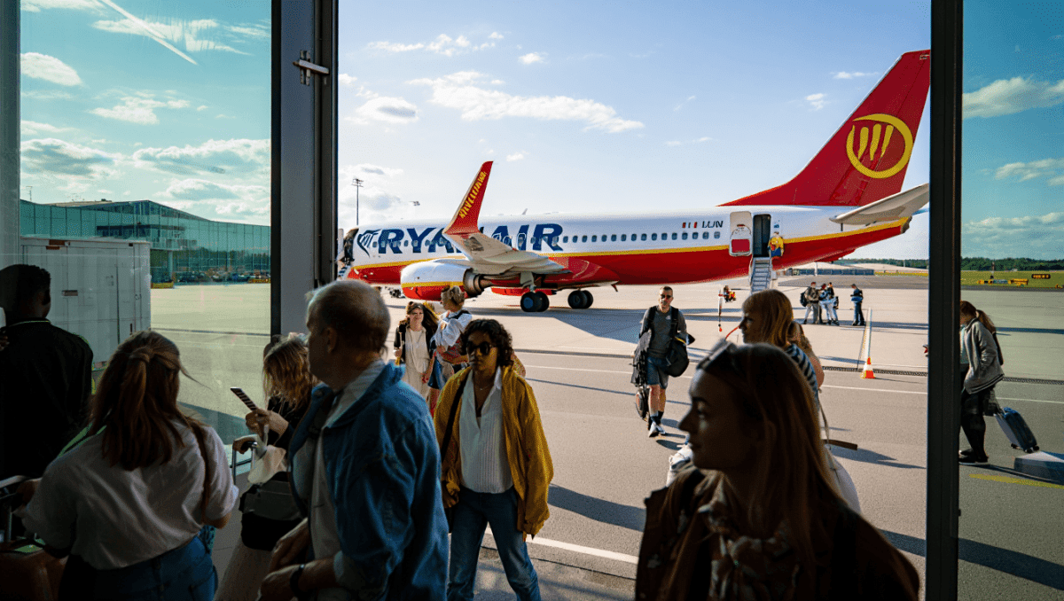 Deal
                    Ryanair-Blitzverkauf: Flüge ab 15€ – aber welche Flughäfen und wer profitiert wirklich?
                    
                     18.07.2026
                    
                        677 Grad Hotness, tausende Votes und gleichzeitig eine Community, die genau weiß, wie das mit Ryanairs "ab"-Preisen so läuft: Der aktuelle Blitzverkauf der Iren ist heiß diskutiert – und das...