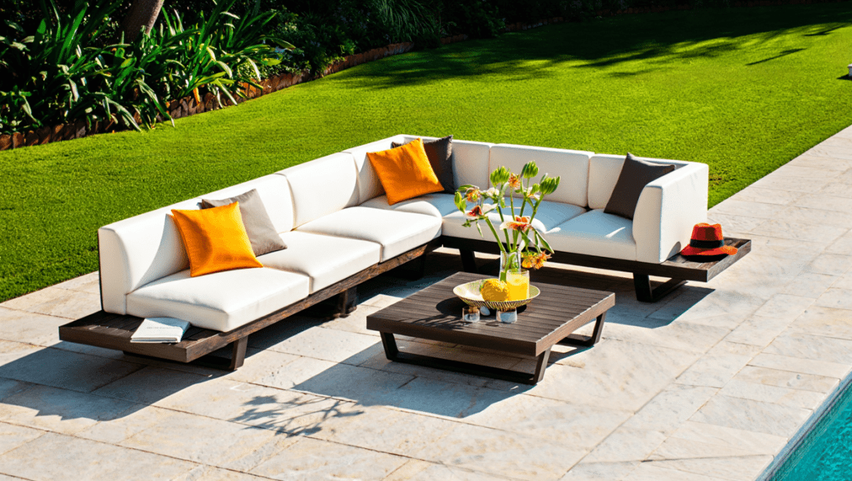 Deal
                    Tchibo Gartenmöbel Sale: Bis zu 57% Rabatt, gratis Versand & Cashback
                    
                     18.07.2026
                    
                        Der Hochsommer ist die schlechteste Zeit, um Gartenmöbel zu kaufen – eigentlich. Die Preise sind auf Jahreshöchstand, Speditionsware kostet extra, und wer kein Mitglied in einem Cashback-Portal ist, zahlt schlicht...