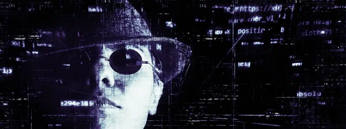 Symbolische Darstellung eines Cyberangriffs mit abstrakten Sicherheitselementen und durchbrochenen Schutzmechanismen